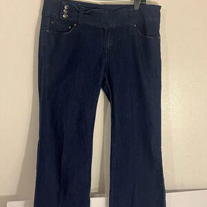 Touch me size 11/12 Capri blue jeans embellished back pockets 3 button closure